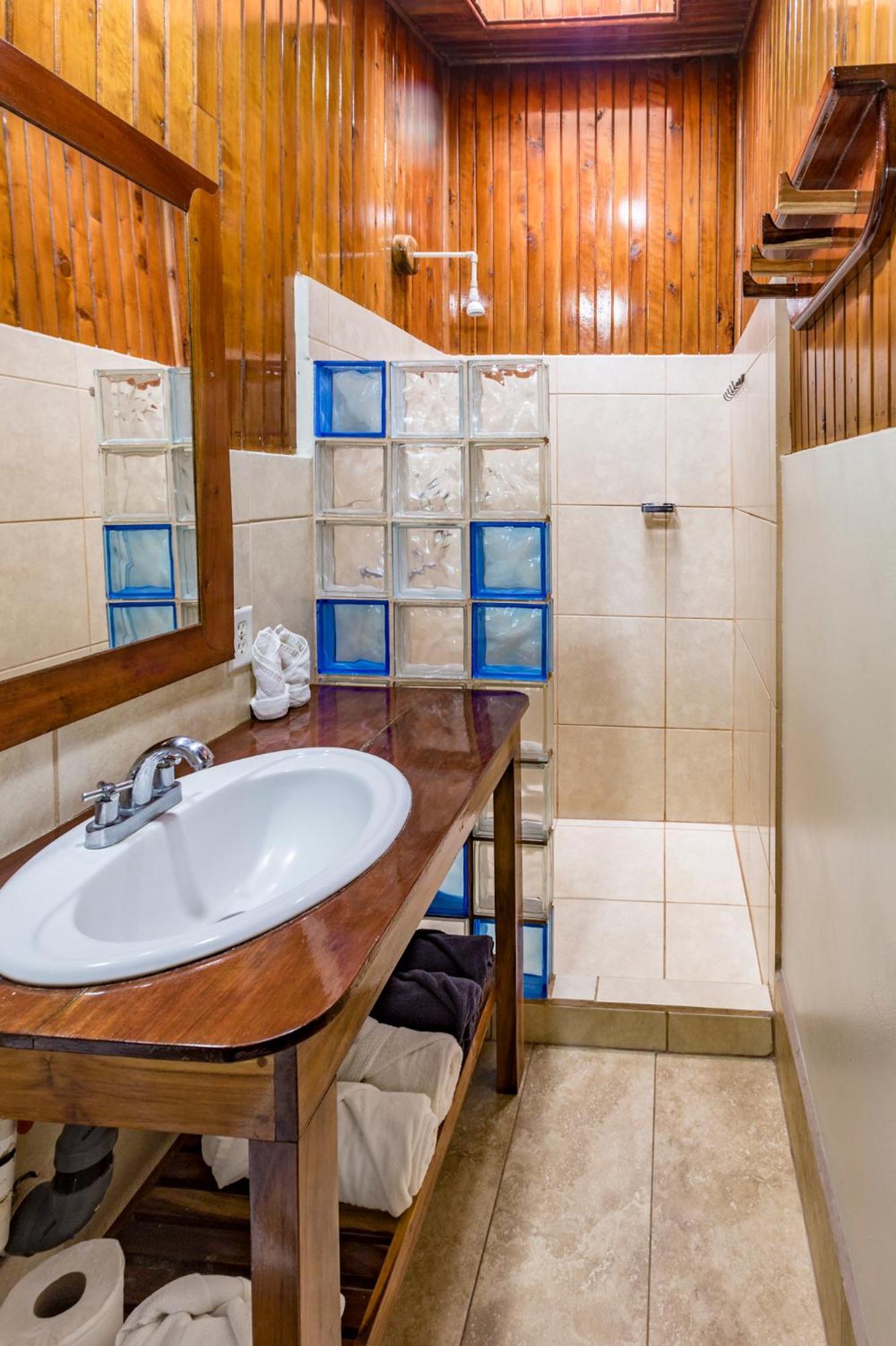 La Ponderosa Hotel Павонес Стая снимка